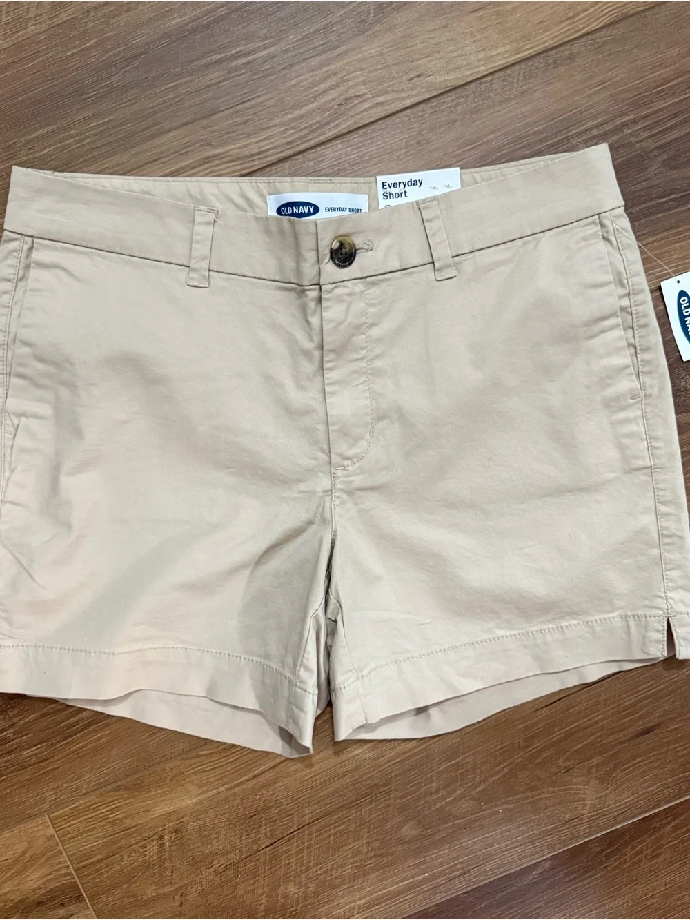 Old Navy Women's Khaki Beige Everyday Shorts